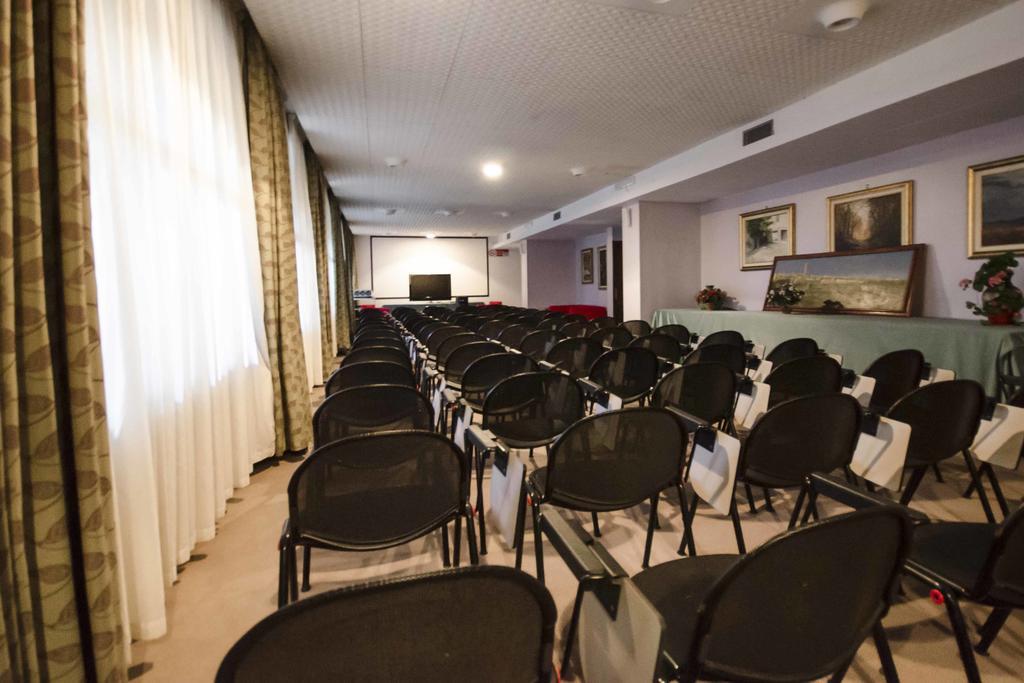 Grand Hotel Helios Tarquinia Exterior photo